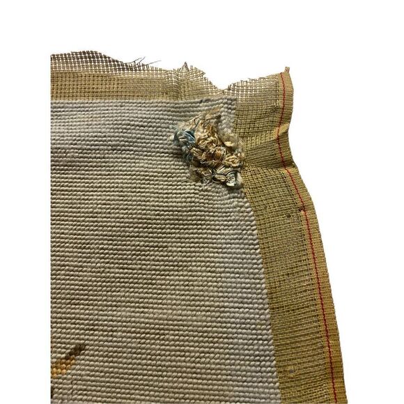 Vintage needlepoint piece floral - Picture 4 of 5